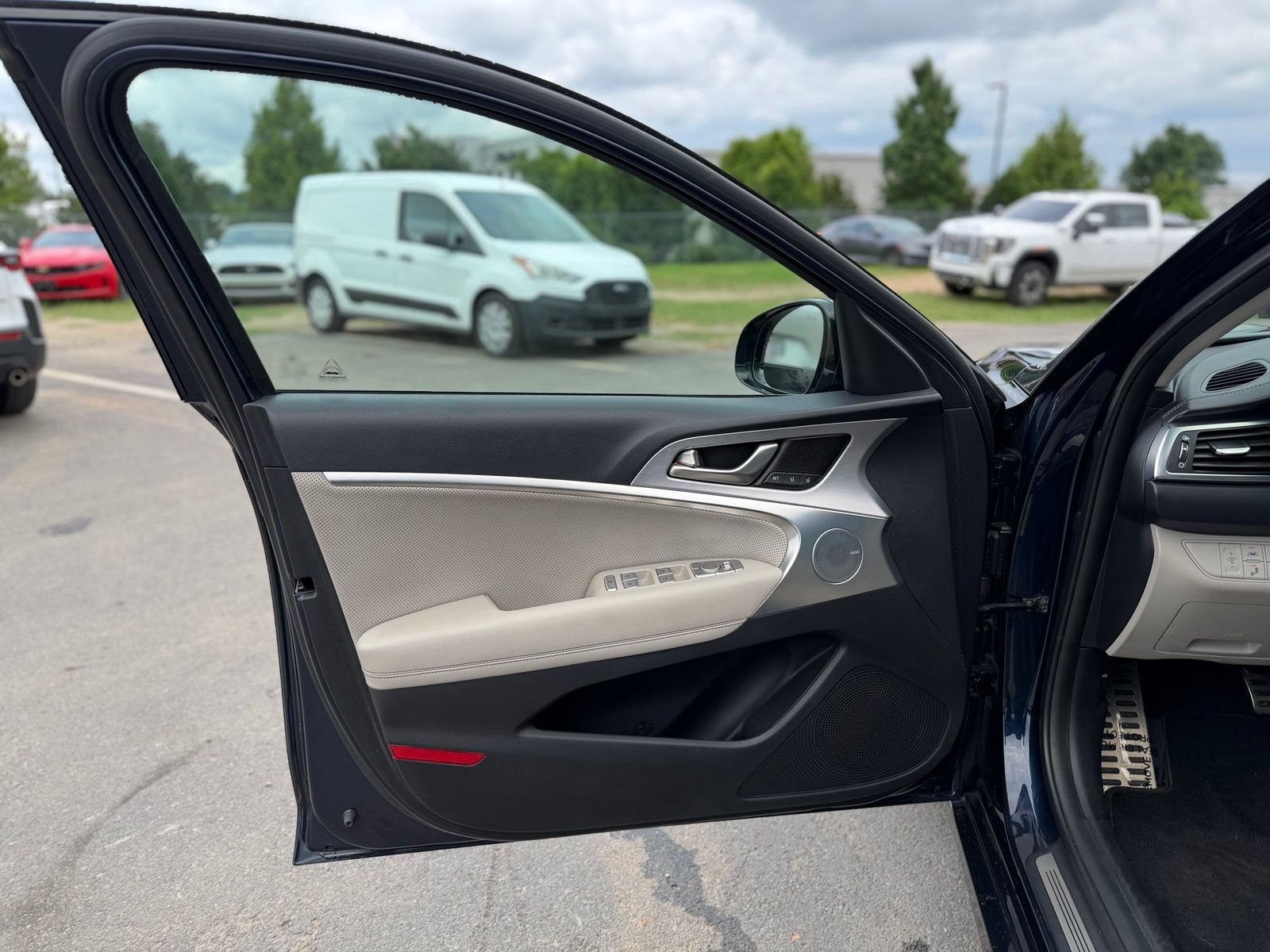 Used 2019 Genesis G70 3.3T Advanced w/ Elite Package RWD image 17