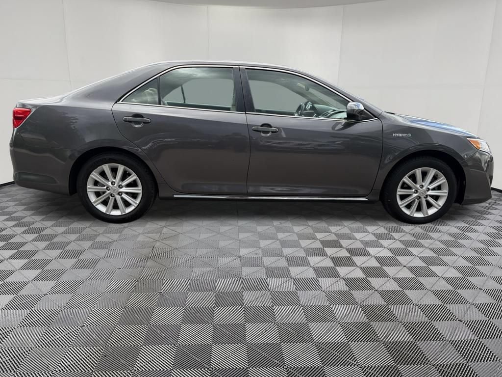 Used 2014 Toyota Camry XLE w/ Leather Package FWD image 10