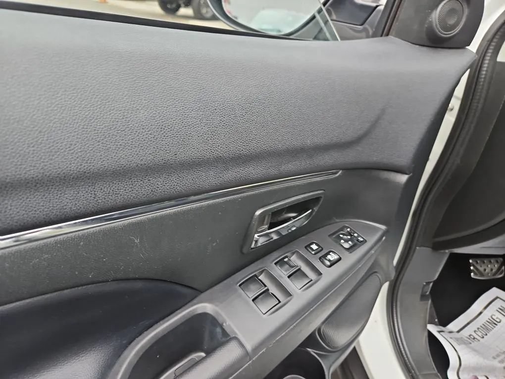 Used 2016 Mitsubishi Outlander Sport SEL AWD/4WD image 19