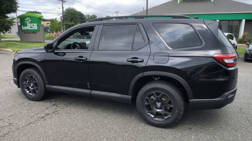 New 2025 Honda Pilot TrailSport image 7