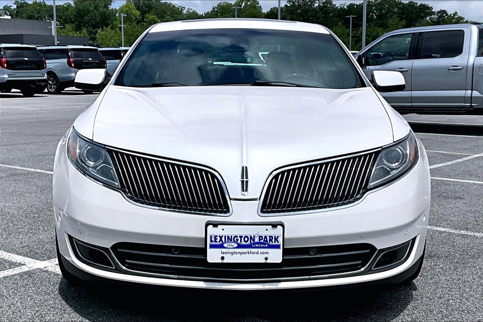 Used 2013 Lincoln MKS AWD image 2