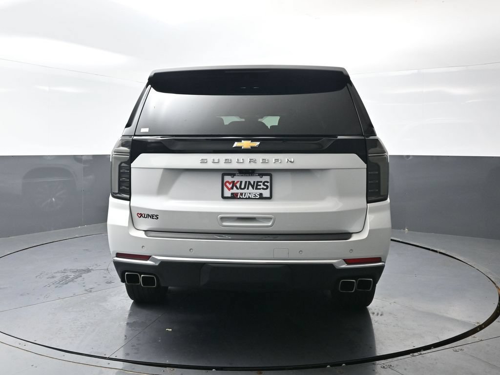 Used 2025 Chevrolet Suburban High Country AWD/4WD image 13