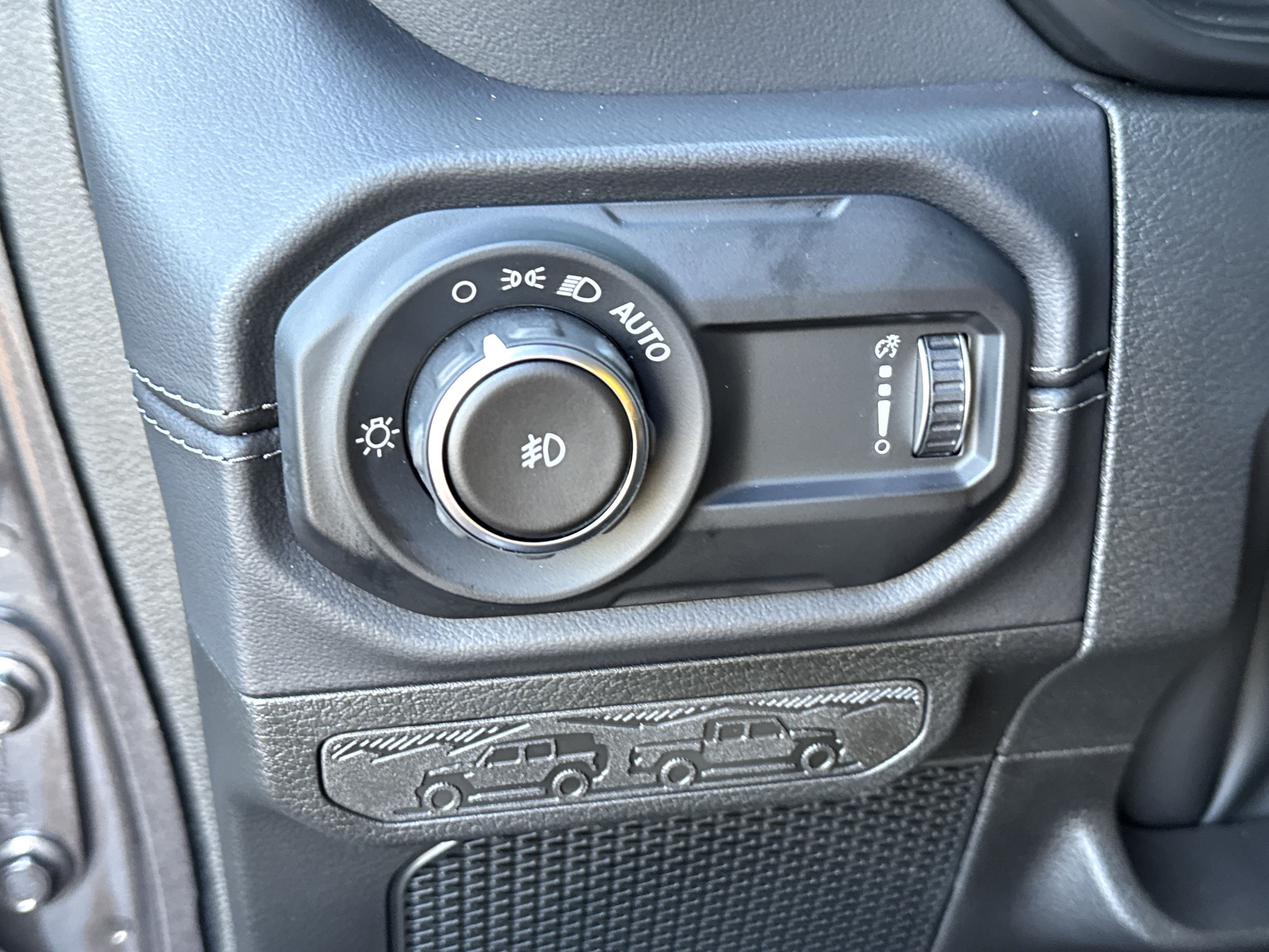 New 2025 Jeep Wrangler Unlimited Sahara AWD/4WD image 37