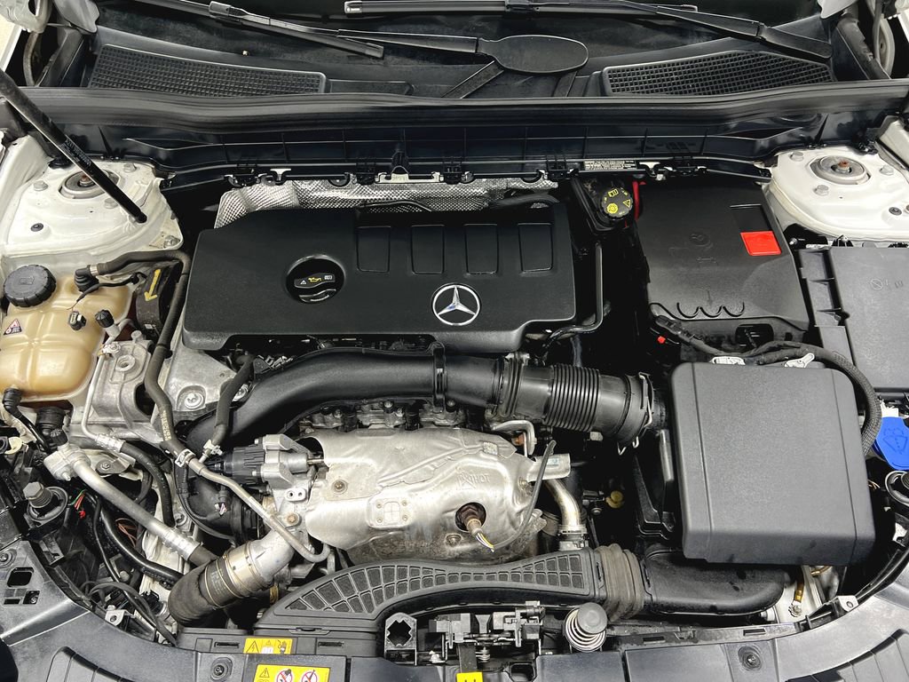 Used 2021 Mercedes-Benz GLB 250 4MATIC image 27