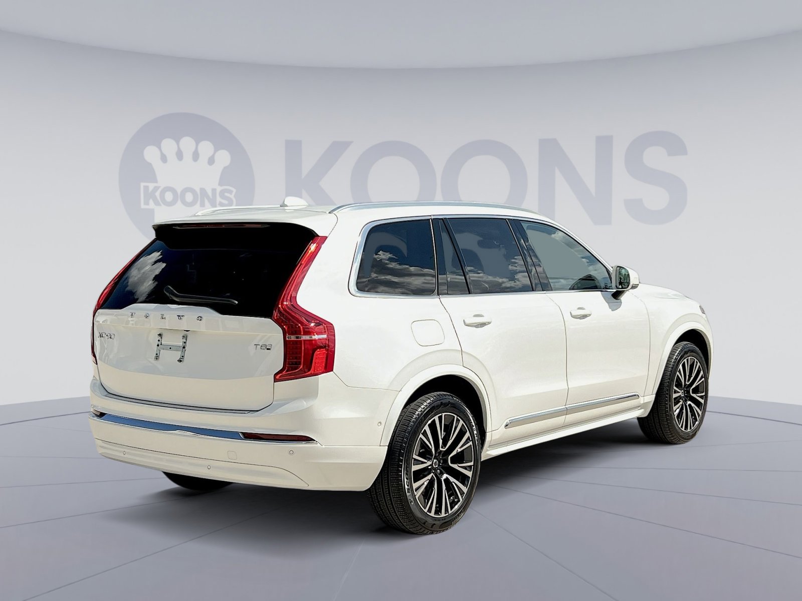 Certified 2025 Volvo XC90 T8 Plus w/ Protection Package Premier image 7