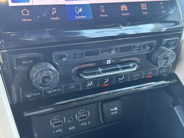 New 2025 Jeep Grand Cherokee Limited w/ Black Appearance Package image 28