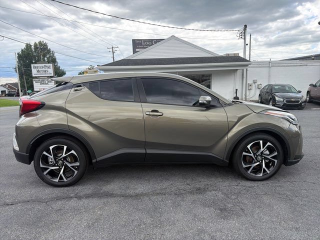 Used 2021 Toyota C-HR XLE FWD image 7