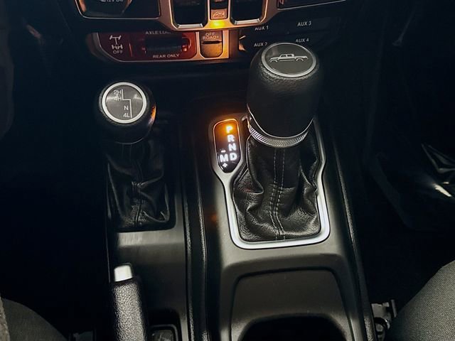 Used 2024 Jeep Gladiator Sport image 16