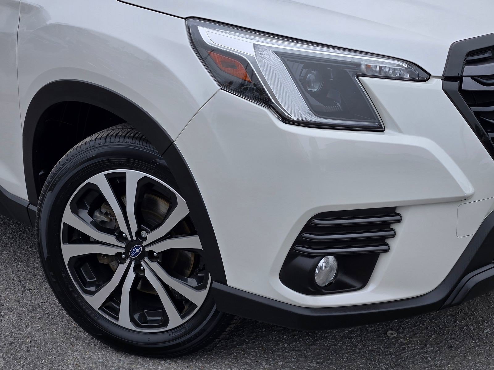Used 2023 Subaru Forester Limited AWD/4WD image 9