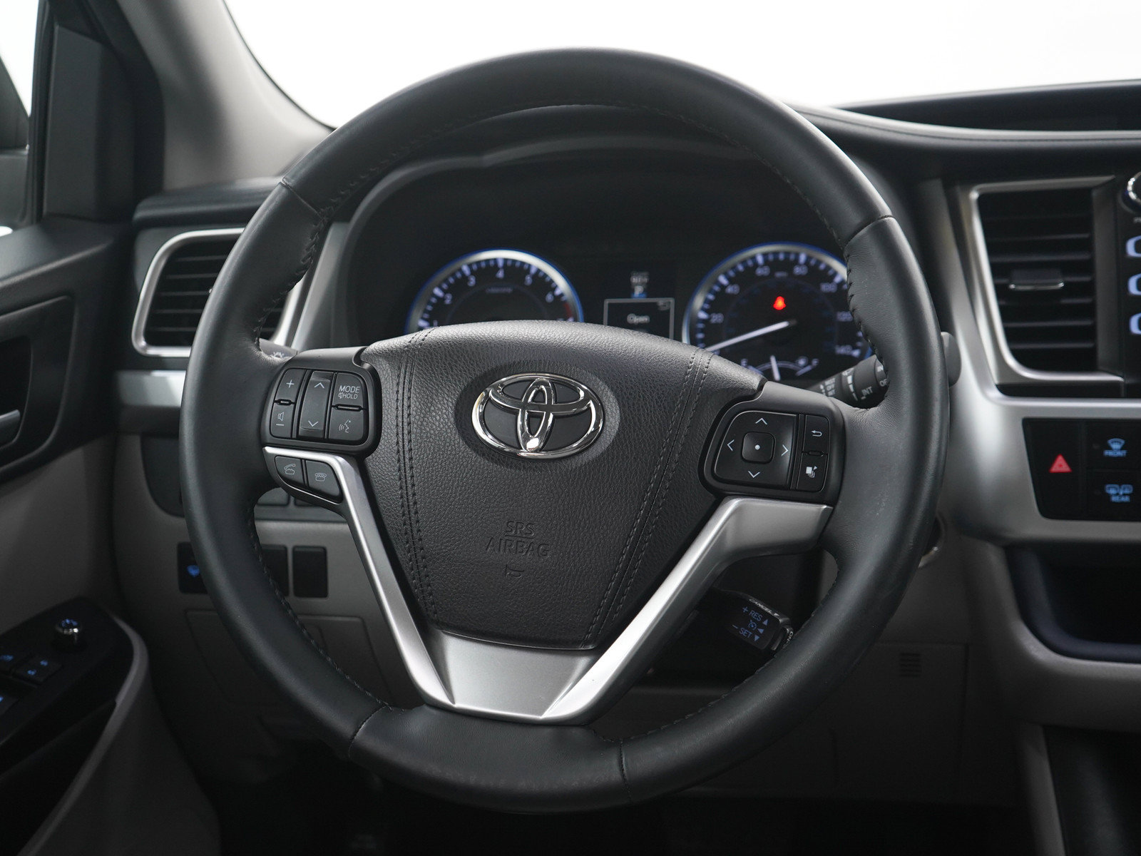Used 2016 Toyota Highlander XLE AWD/4WD image 18