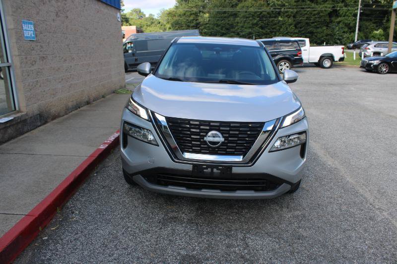 Used 2022 Nissan Rogue SV FWD image 2