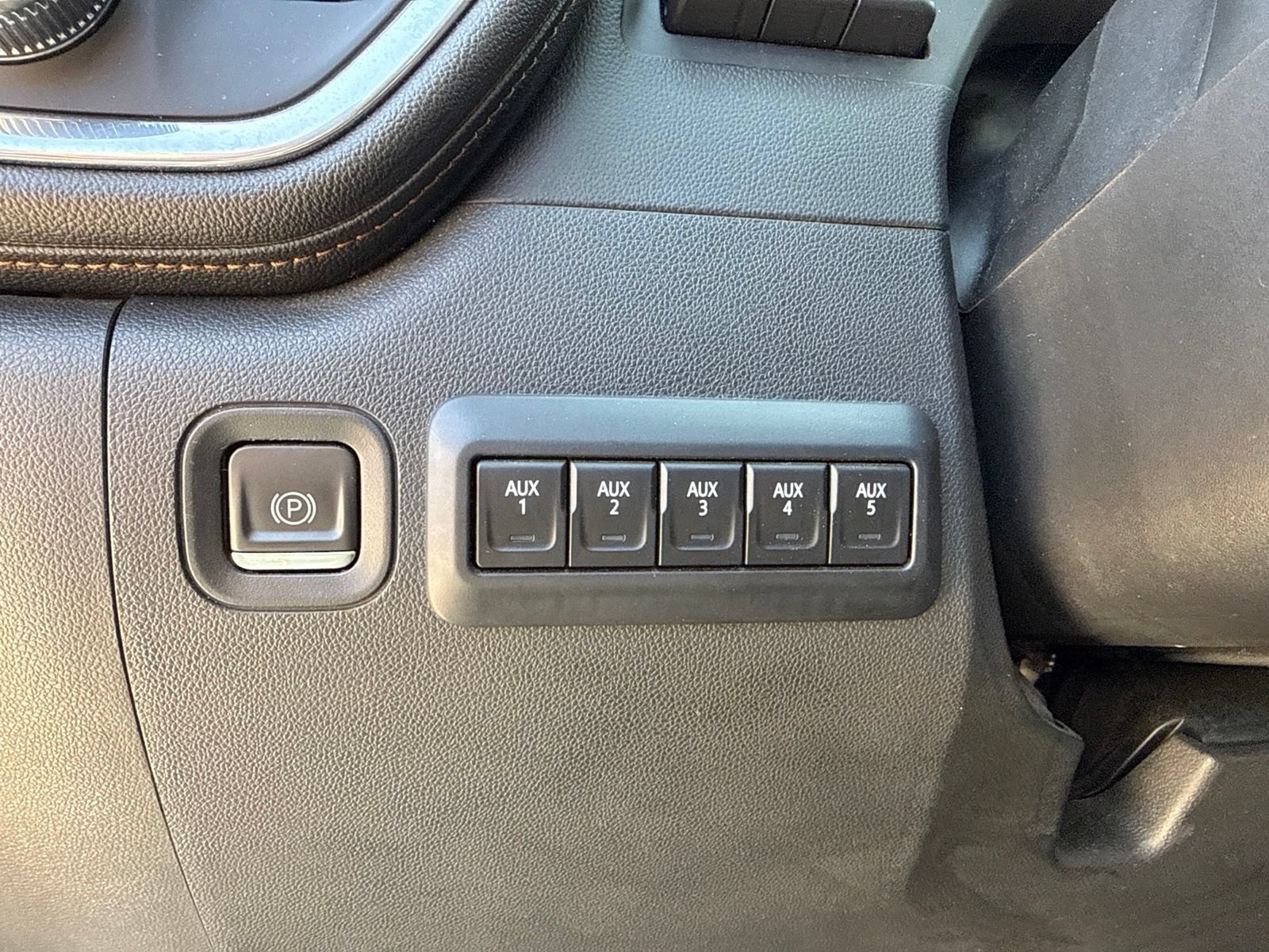 Used 2023 GMC Sierra 3500 AT4 w/ AT4 Premium Plus Package AWD/4WD image 22