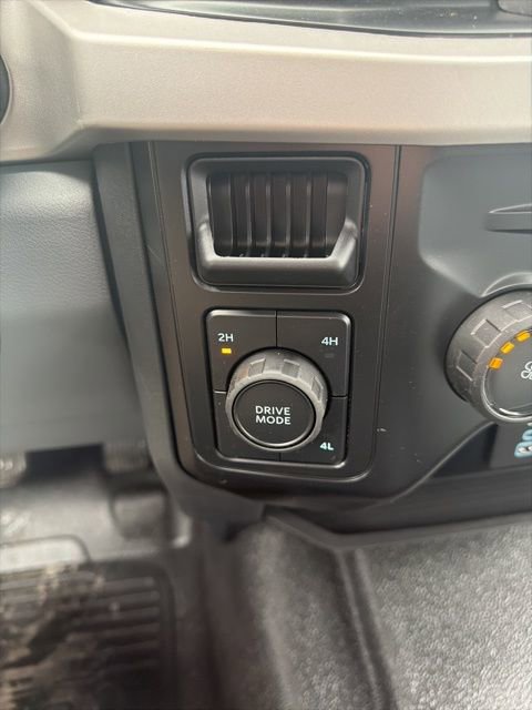 New 2026 Ford F250 XL w/ XL Chrome Package image 28