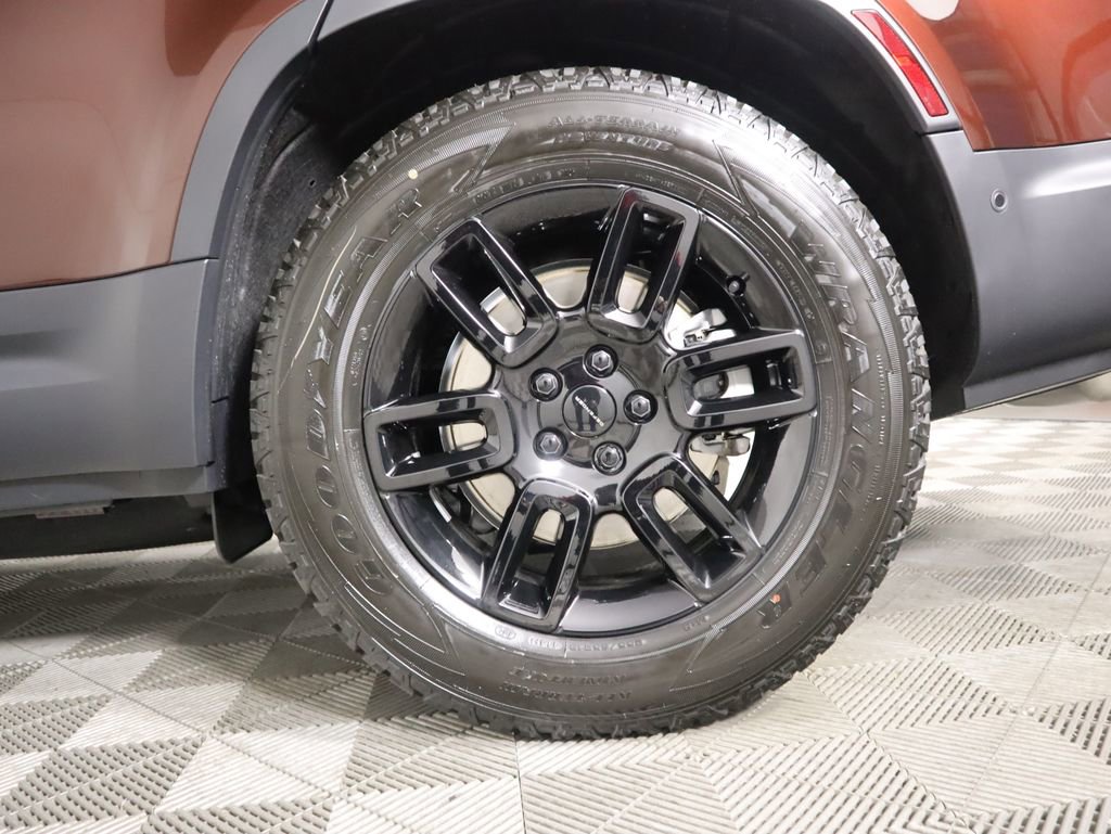 New 2026 Land Rover Defender 130 S AWD/4WD image 32