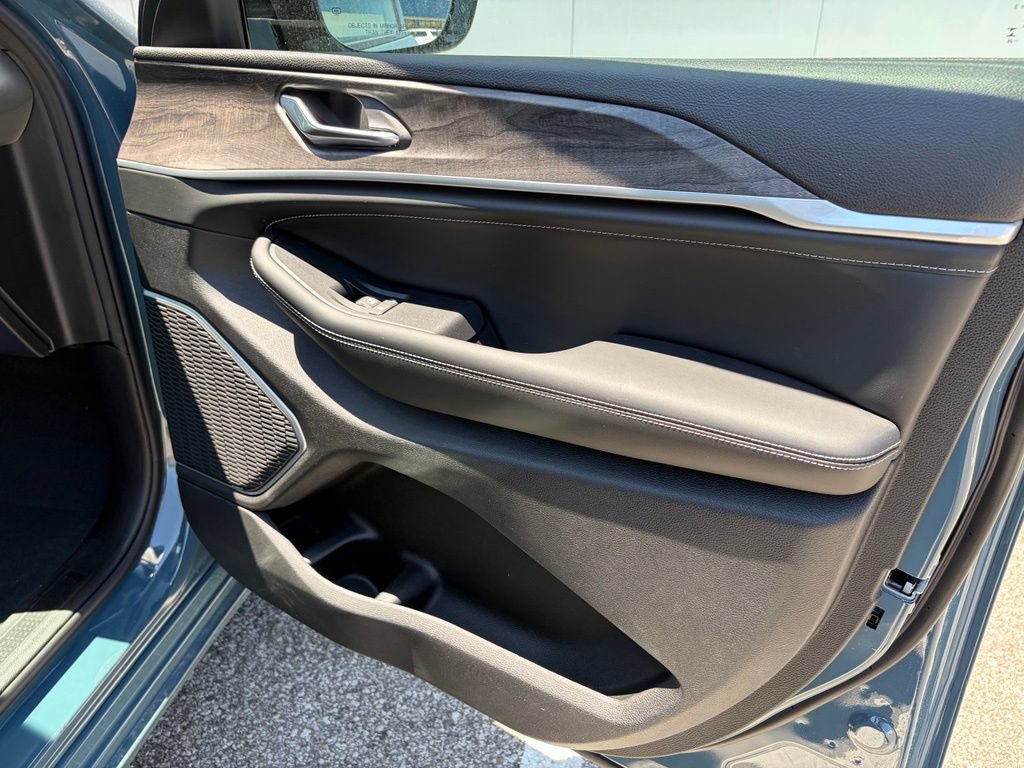 New 2026 Jeep Grand Cherokee L Limited AWD/4WD image 30