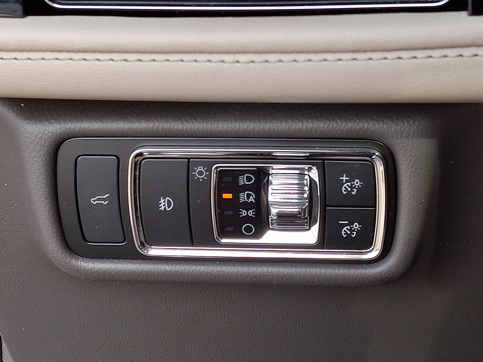 Certified 2023 Lincoln Aviator Reserve w/ Equipment Group 201A AWD/4WD image 25