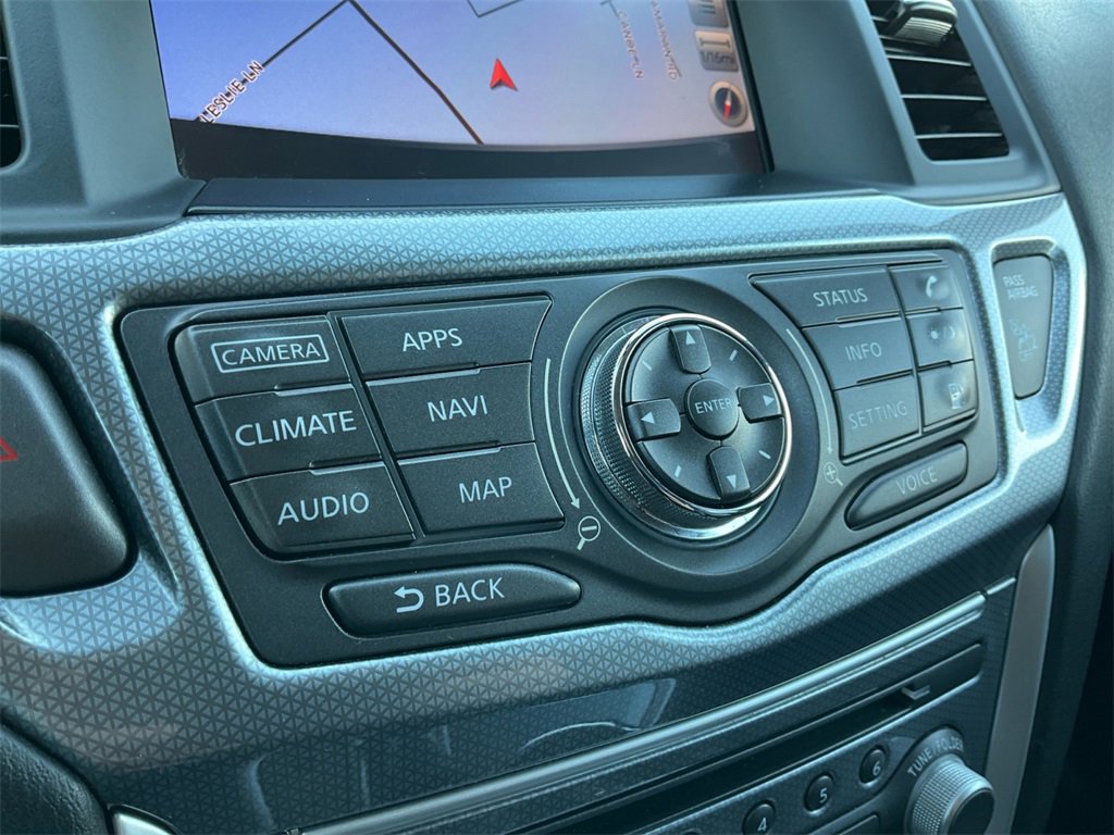 Used 2018 Nissan Pathfinder SL image 23