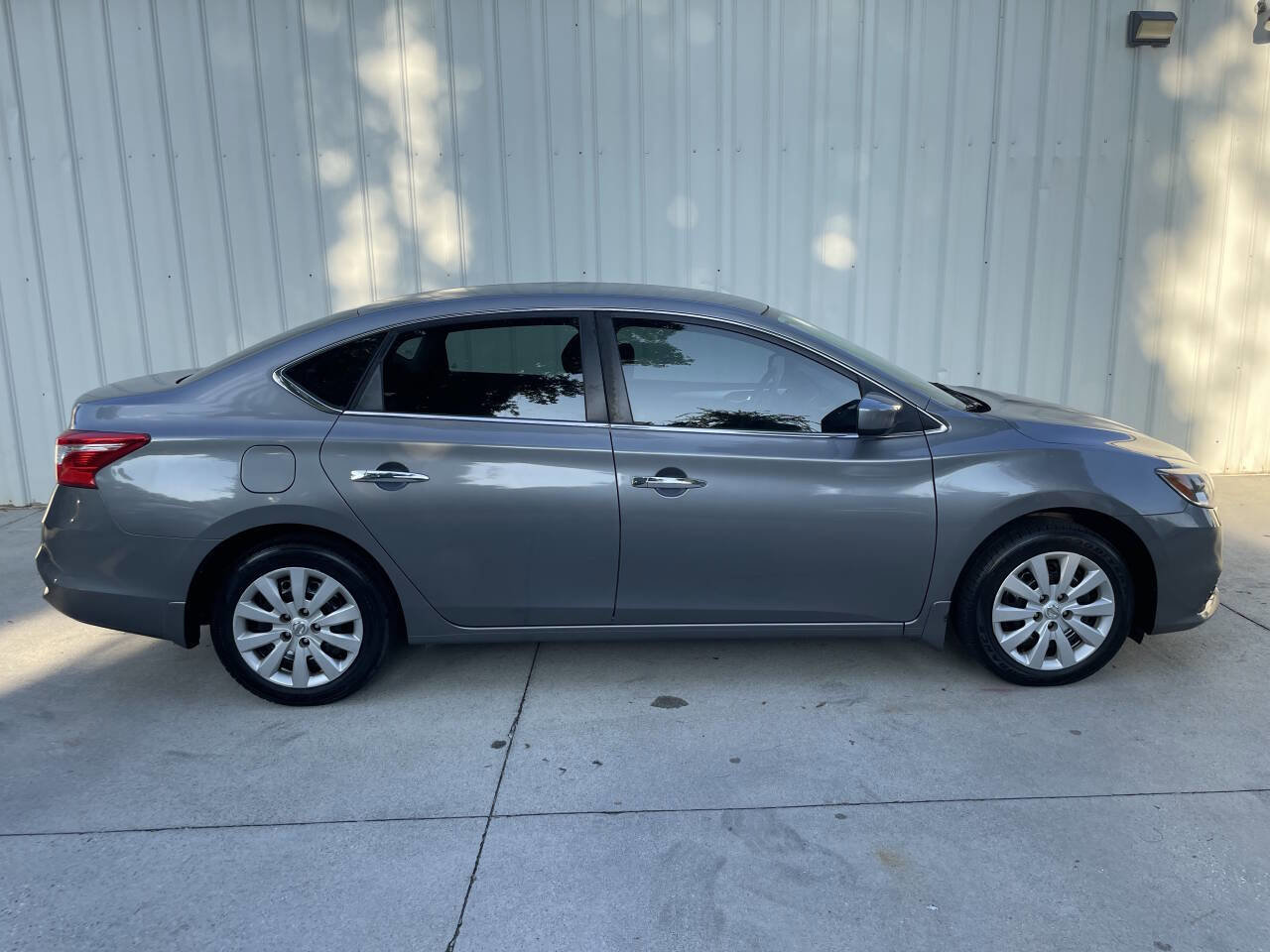 Used 2017 Nissan Sentra S image 2