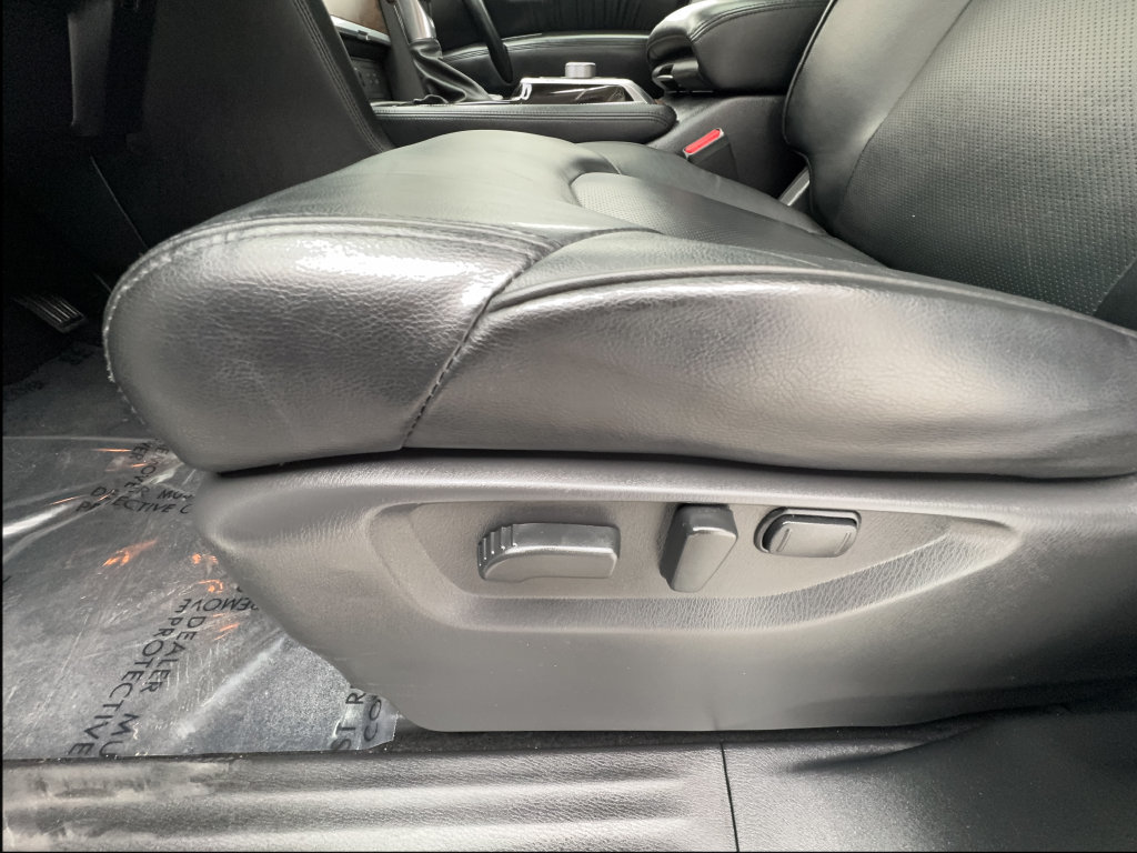 Used 2024 Nissan Armada SL w/ Captain's Chairs Package RWD image 25