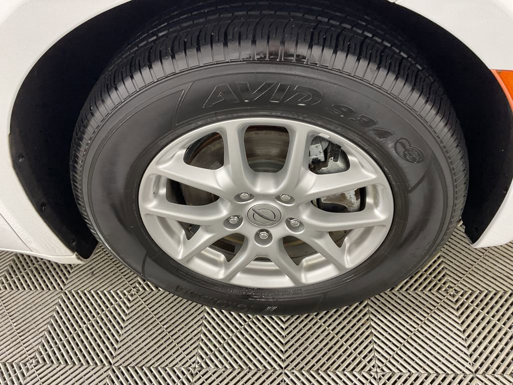 Used 2022 Chrysler Voyager LX image 11