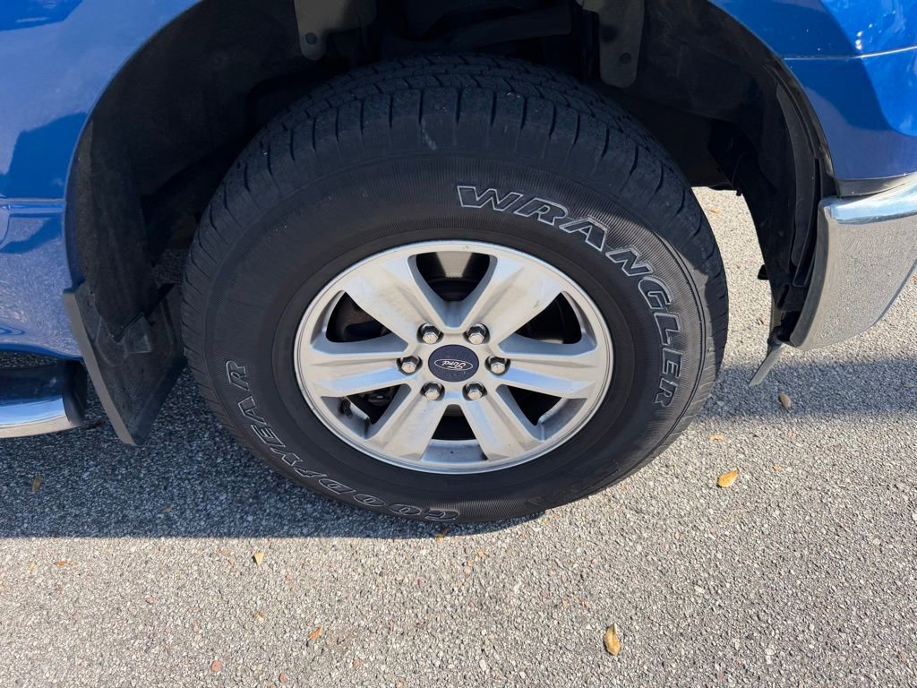 Used 2017 Ford F150 XLT AWD/4WD image 4