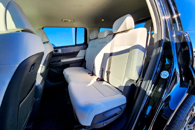 Used 2024 Hyundai Santa Fe SE AWD/4WD image 24