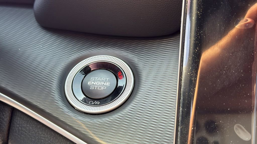 New 2025 Jeep Grand Cherokee Altitude image 31