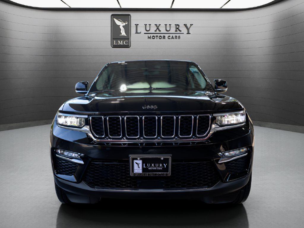 Used 2023 Jeep Grand Cherokee Limited w/ Trailer Tow Prep Group (B) AWD/4WD image 3