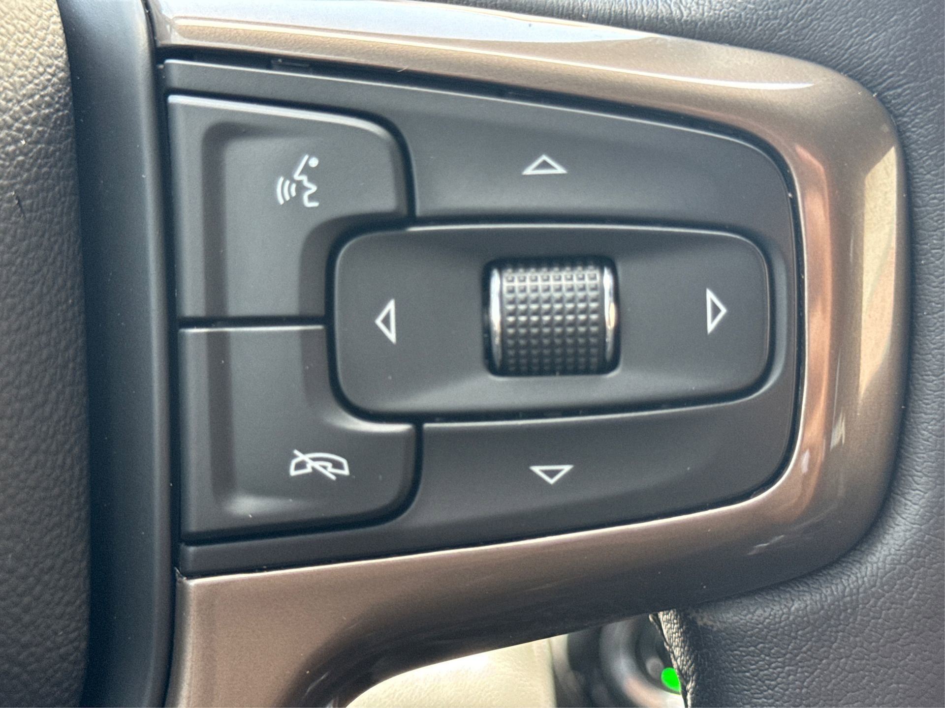 Used 2023 Chevrolet Silverado 1500 High Country w/ Technology Package image 33