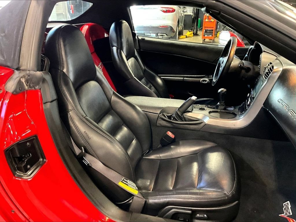 Used 2006 Chevrolet Corvette Convertible w/ Preferred Equipment Group RWD image 11