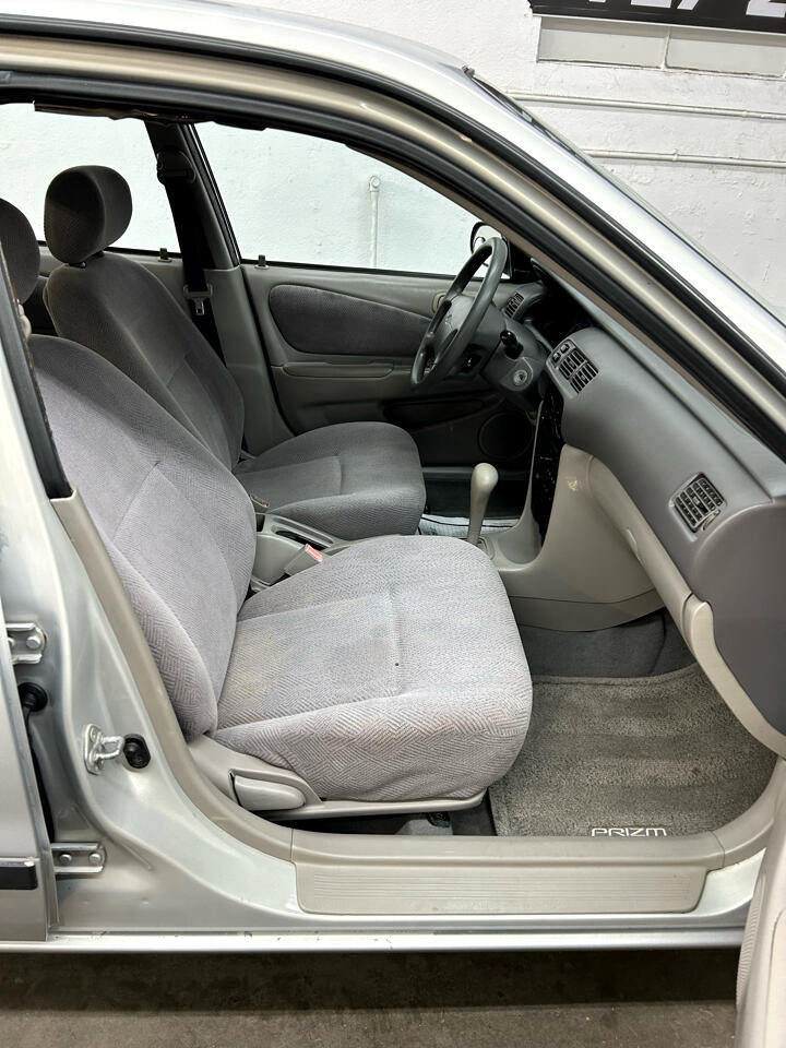 Used 2002 Chevrolet Prizm LSi w/ Preferred Equipment Group 3 image 14