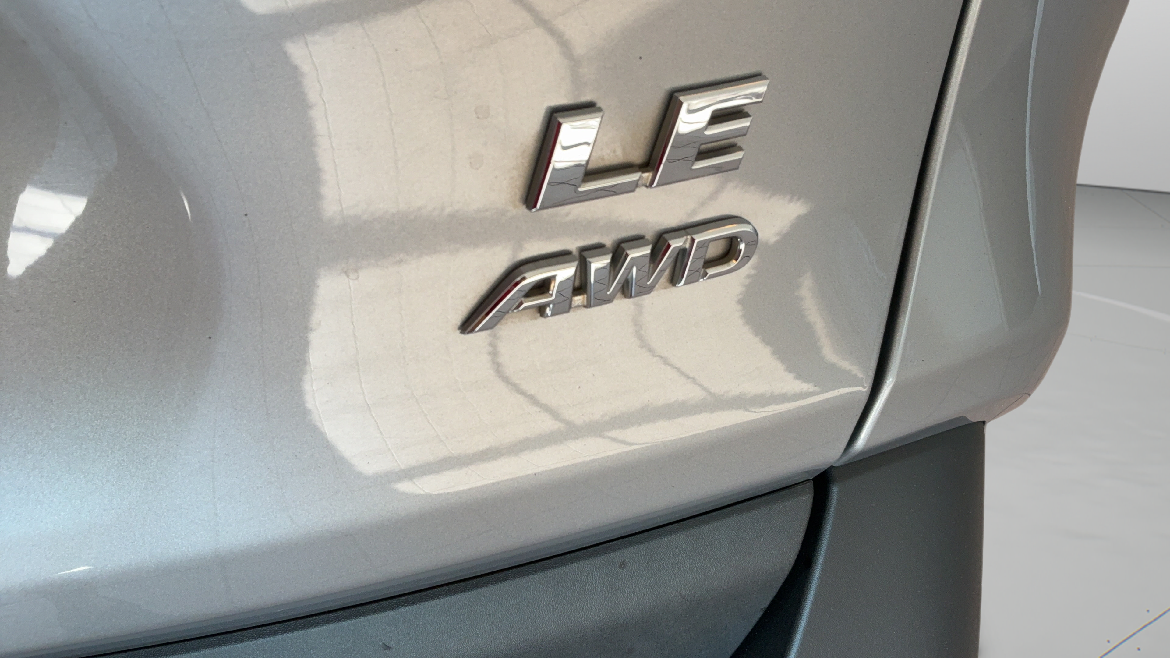 Used 2022 Toyota RAV4 LE AWD/4WD image 40