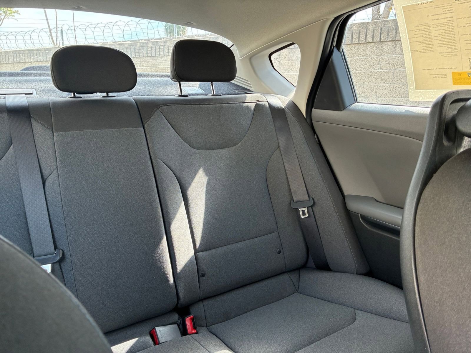 Used 2025 Kia K4 LXS image 37