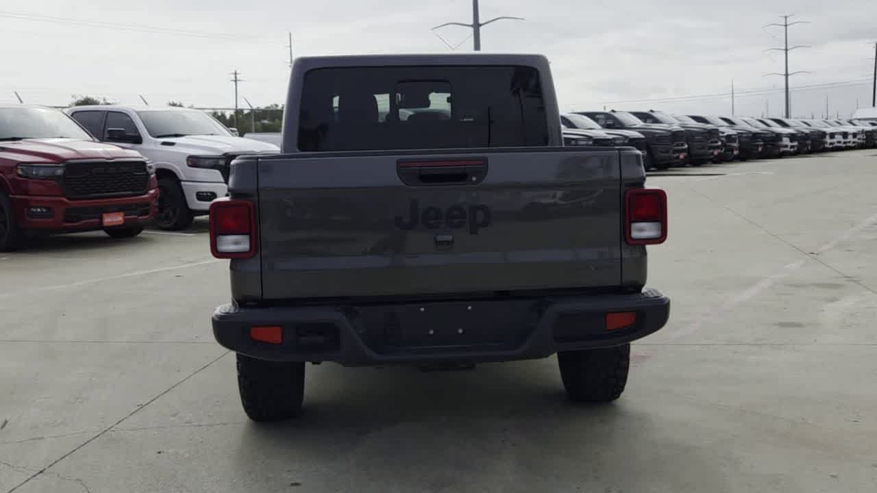 Used 2025 Jeep Gladiator Sport AWD/4WD image 7