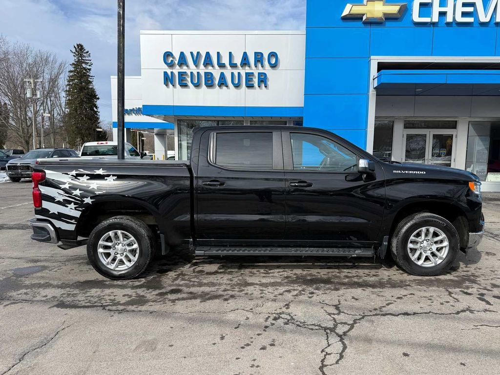 Used 2023 Chevrolet Silverado 1500 LT image 4