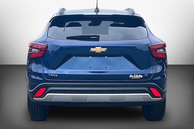 Used 2024 Chevrolet Trax LT w/ Driver Confidence Package FWD image 4