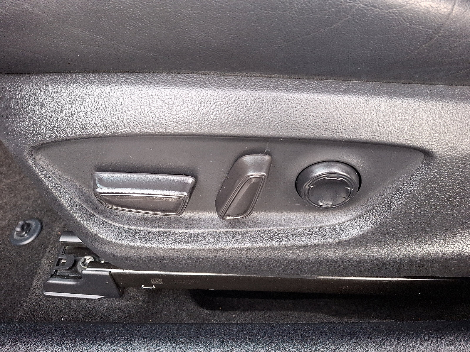 Used 2020 Toyota Avalon Touring image 16