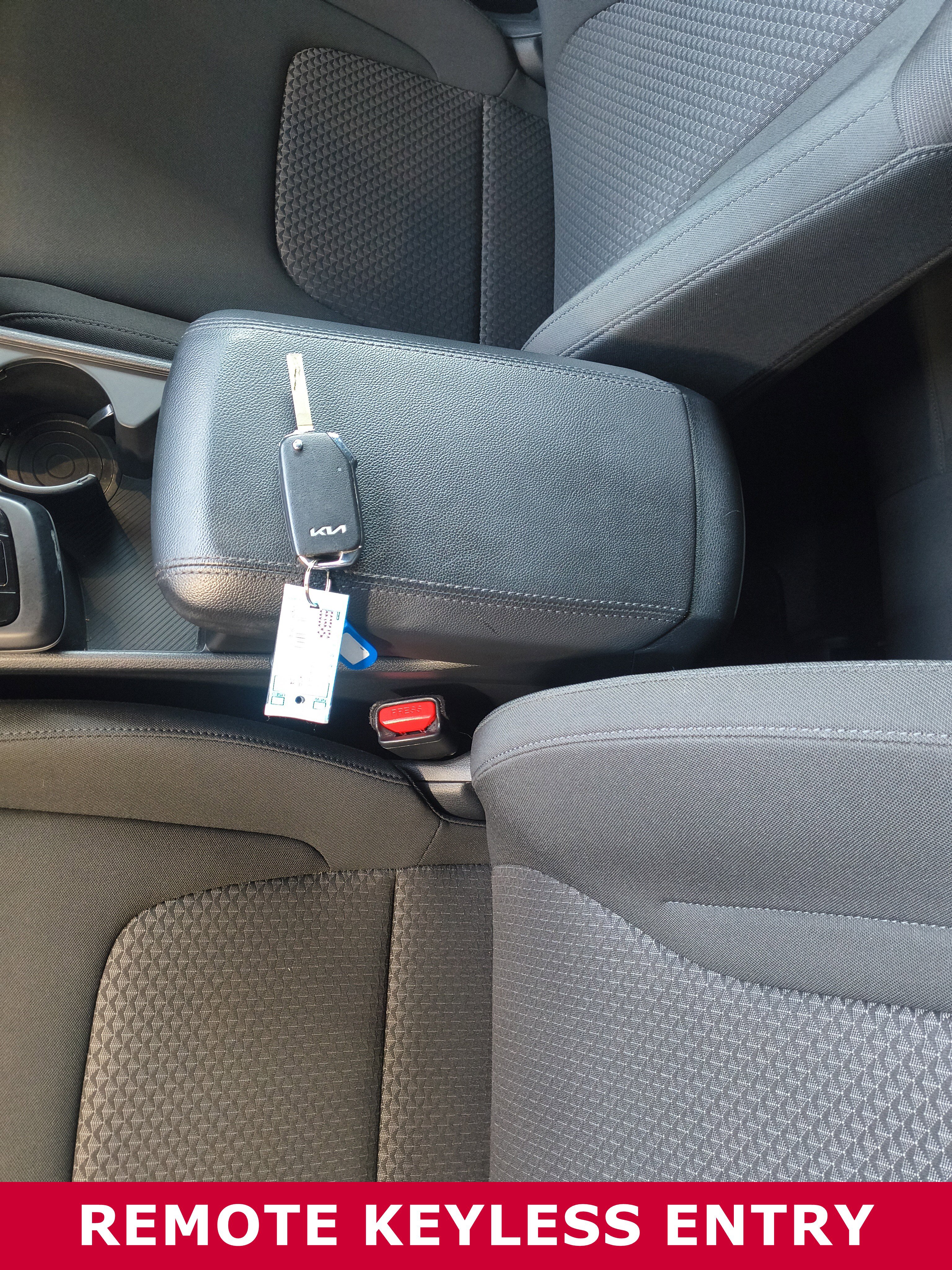 Used 2024 Kia Sportage LX image 16