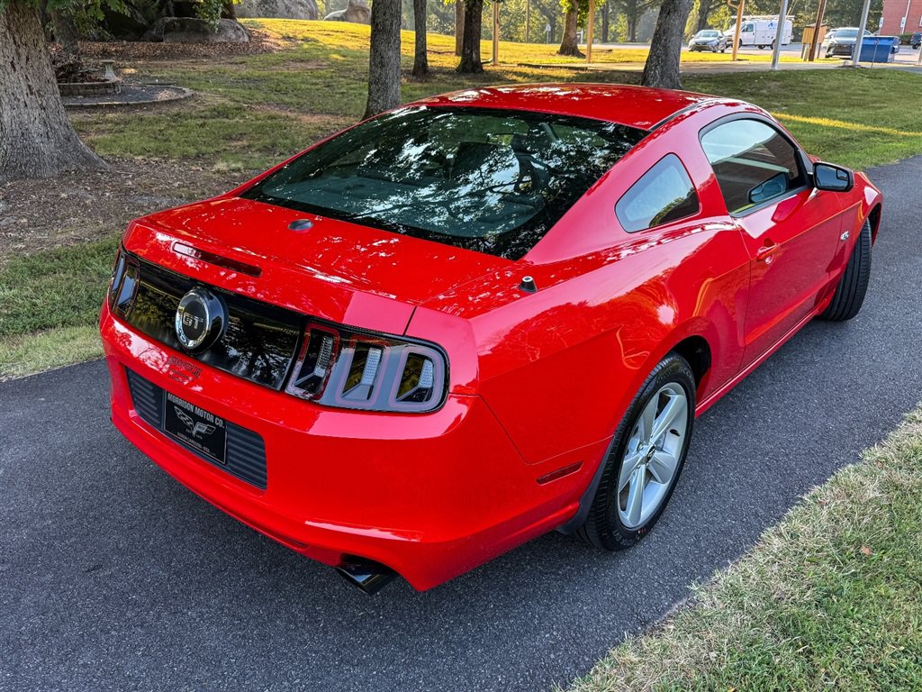 Used 2013 Ford Mustang GT Premium RWD image 32