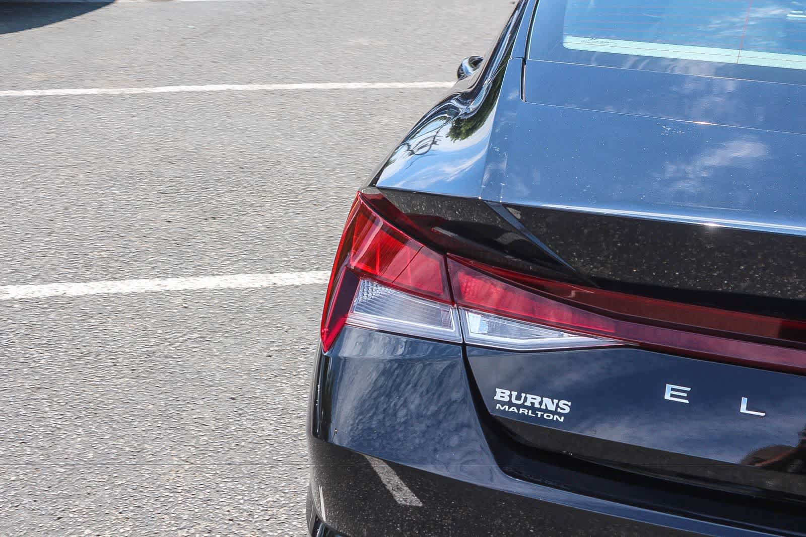 Certified 2023 Hyundai Elantra SE FWD image 8