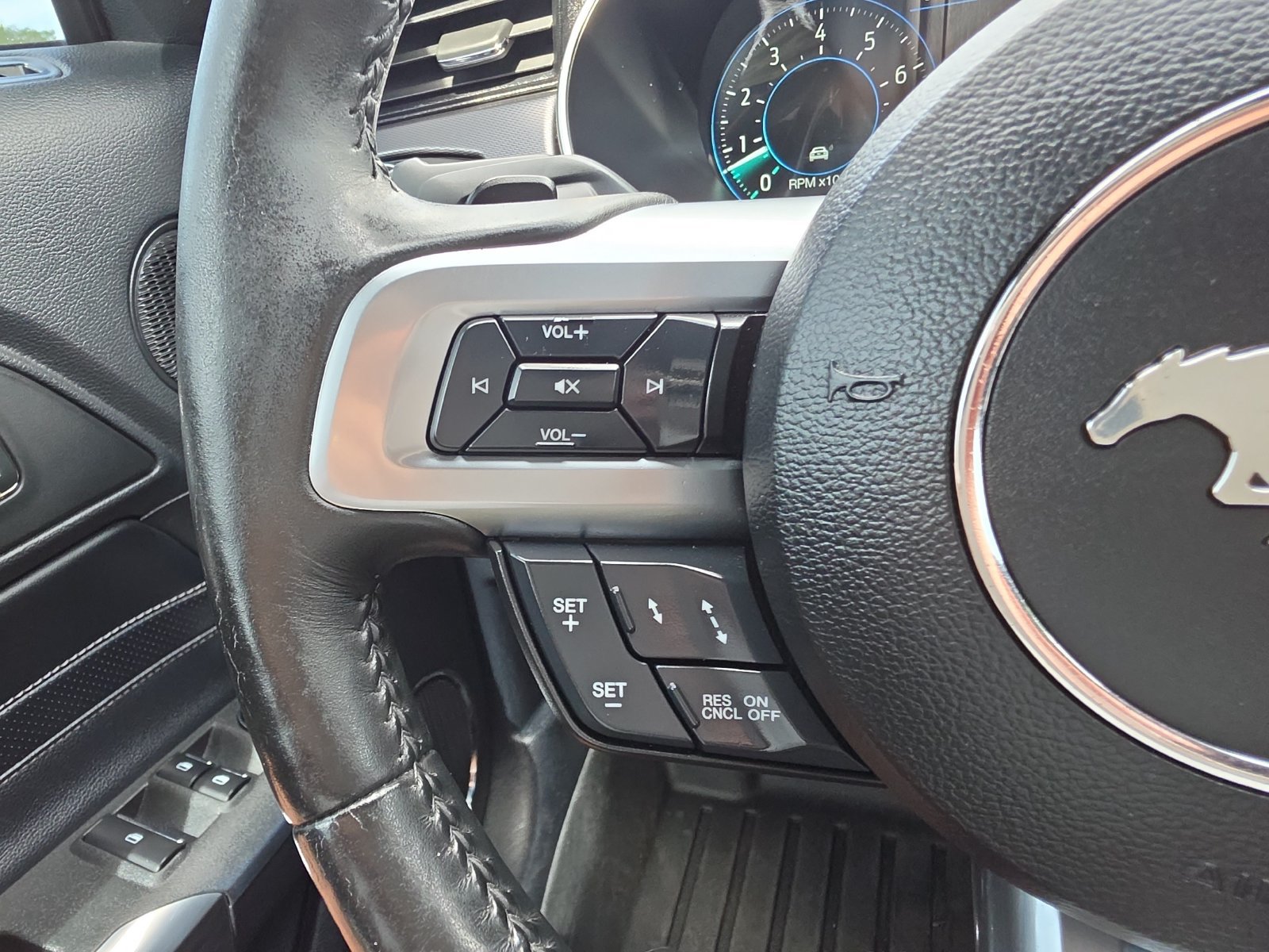 Used 2019 Ford Mustang GT Premium w/ Equipment Group 401A RWD image 23