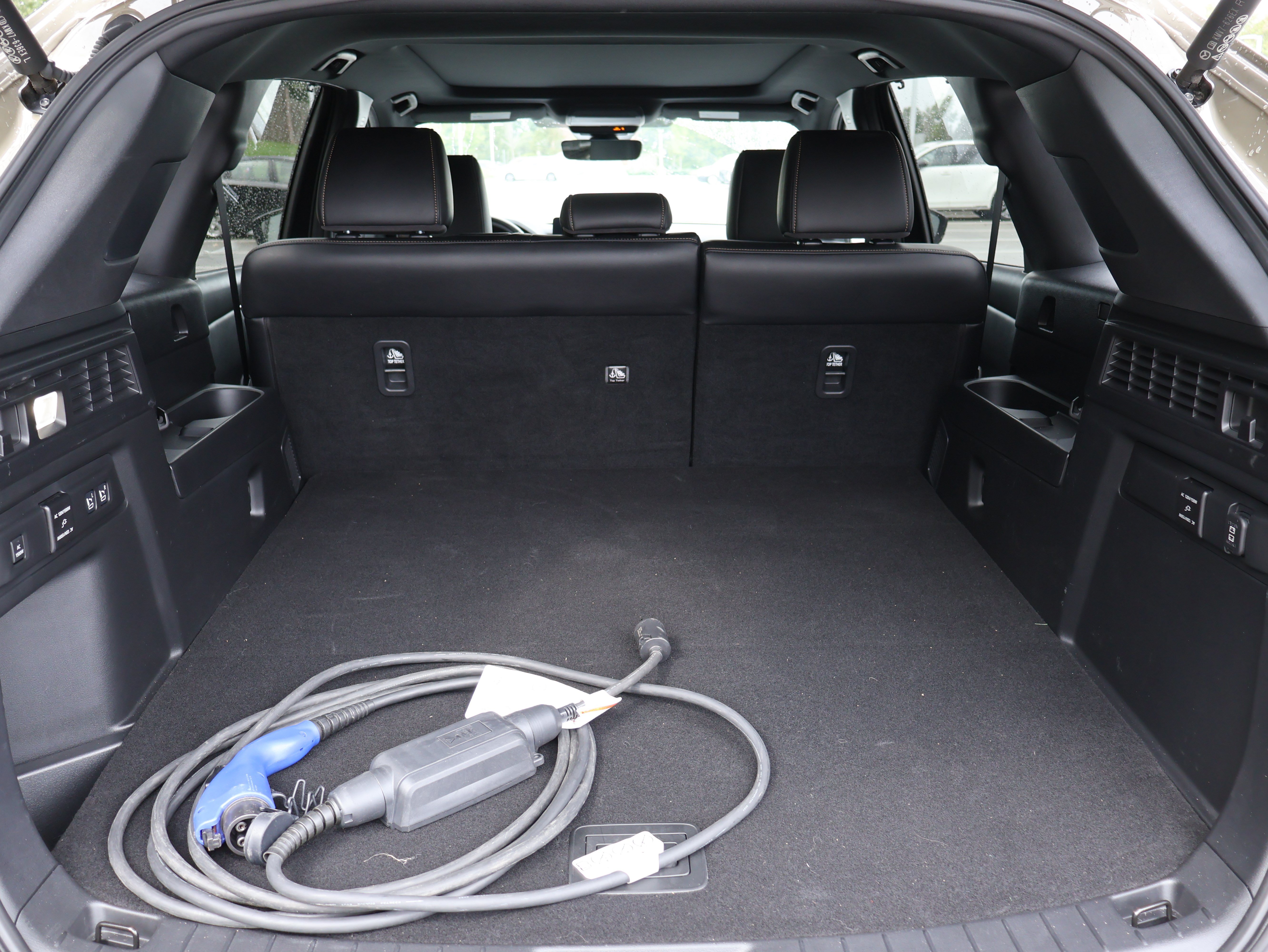 Used 2025 MAZDA CX-70 Plug-In Hybrid w/ Premium Plus AWD/4WD image 8
