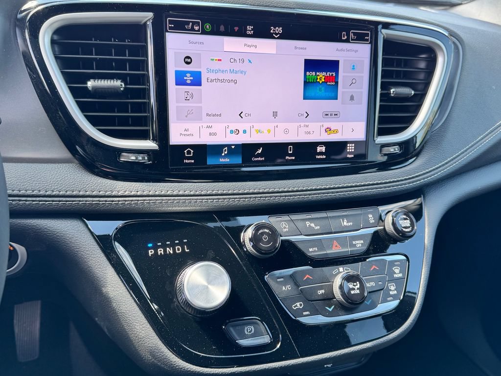 New 2026 Chrysler Pacifica Select FWD image 18