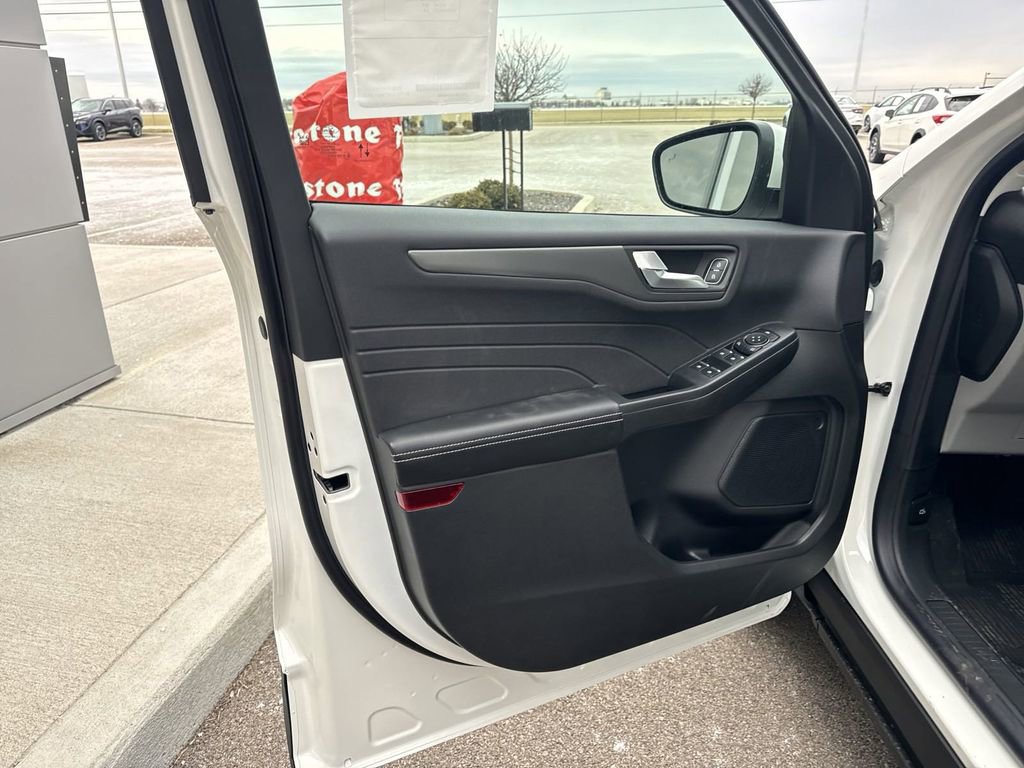 New 2025 Ford Escape SE image 22