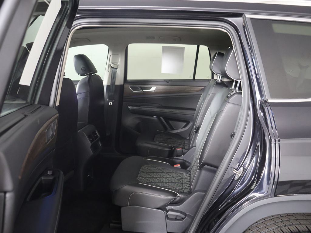 Used 2024 Volkswagen Atlas SEL Premium R-Line AWD/4WD image 33