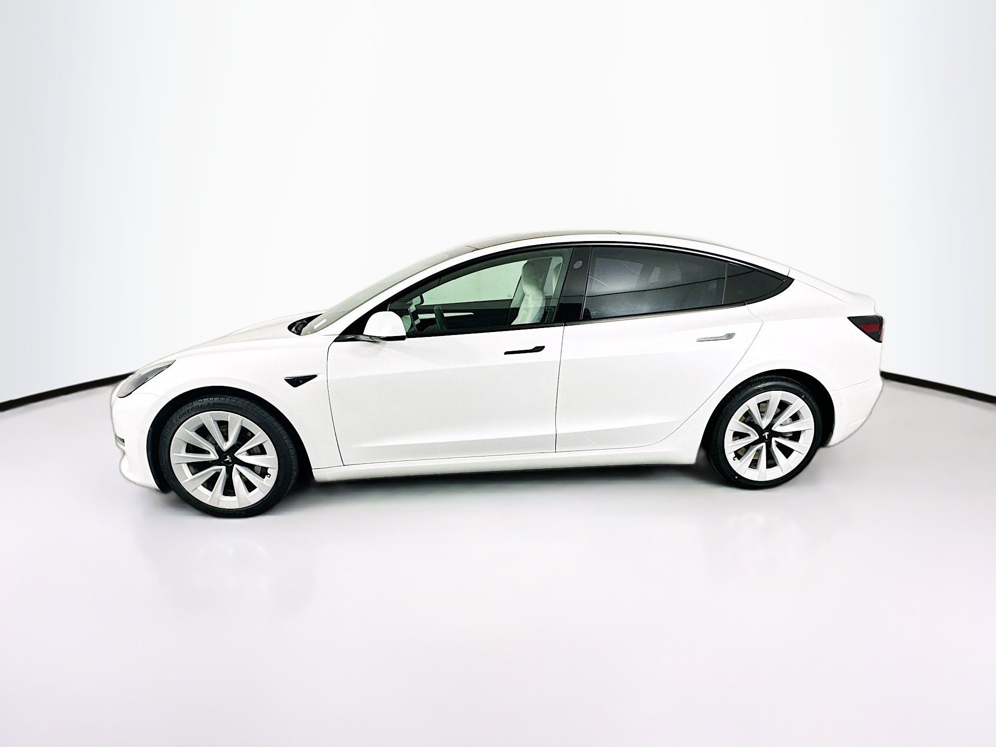 Used 2021 Tesla Model 3 Standard Range Plus RWD image 4
