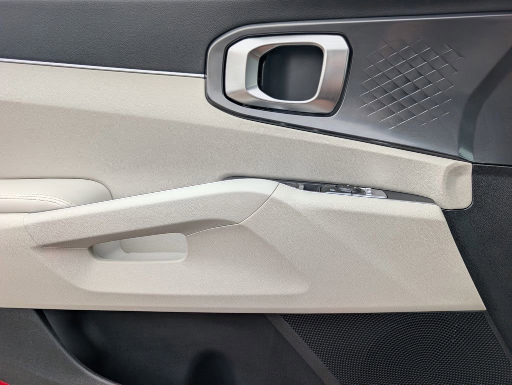 Certified 2025 Kia Sorento S w/ Panoramic Sunroof Package AWD/4WD image 19