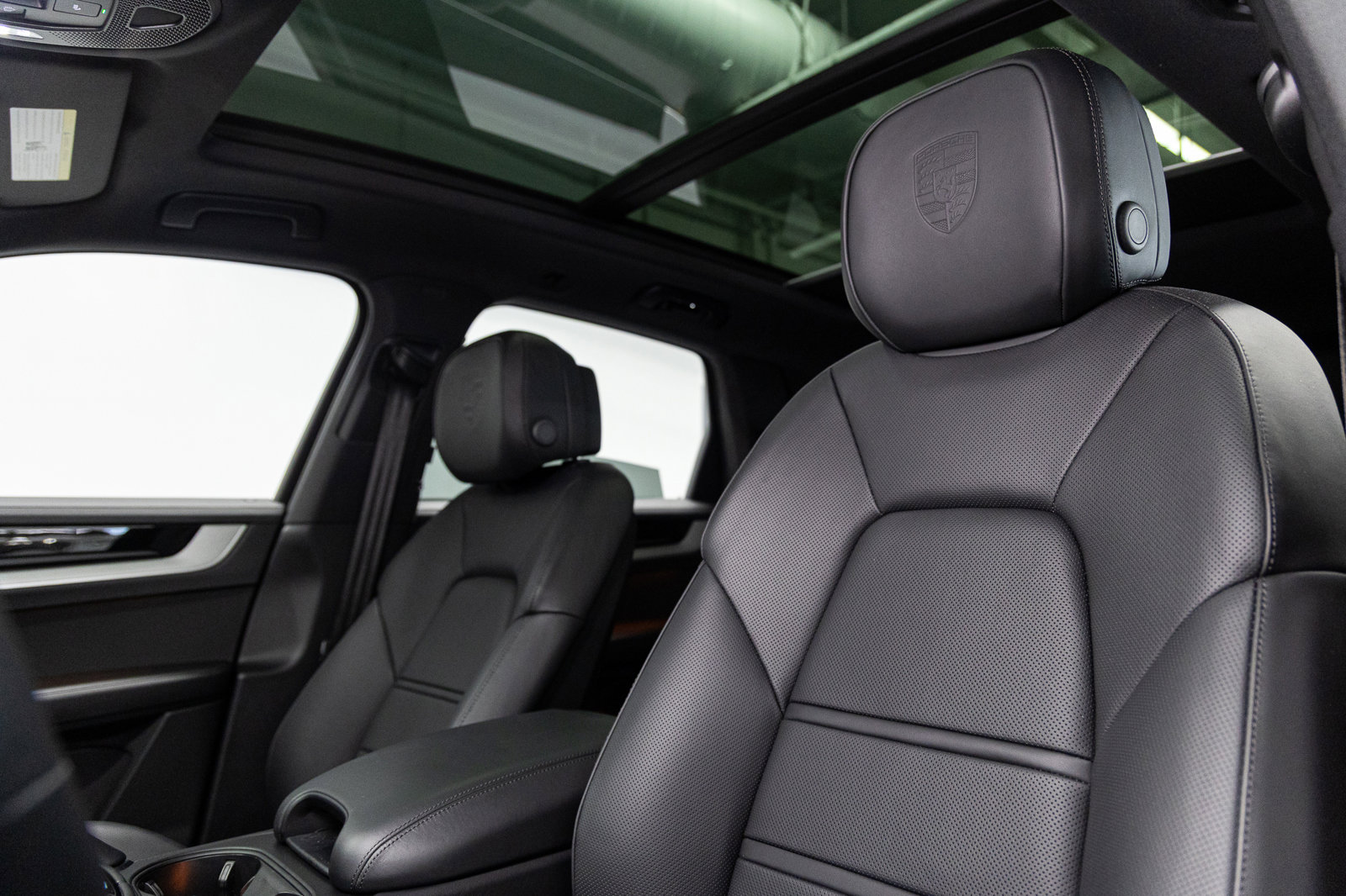 Used 2025 Porsche Cayenne S image 24