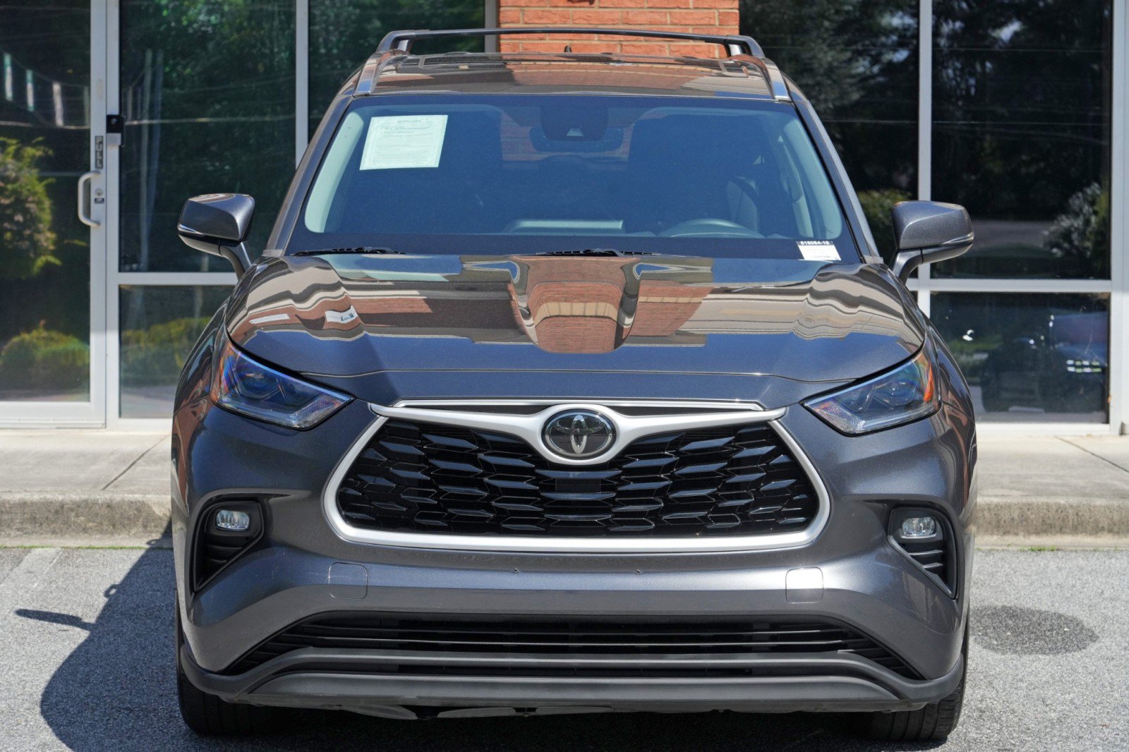 Used 2021 Toyota Highlander XLE FWD image 43