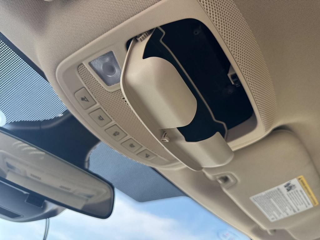 Used 2024 Ford Edge SE w/ Cargo Accessory Package AWD/4WD image 19